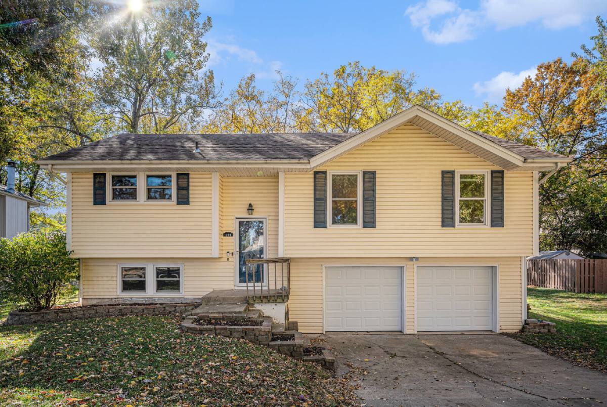 House for rent at 311 NE 101st Place, Kansas City, MO 64155