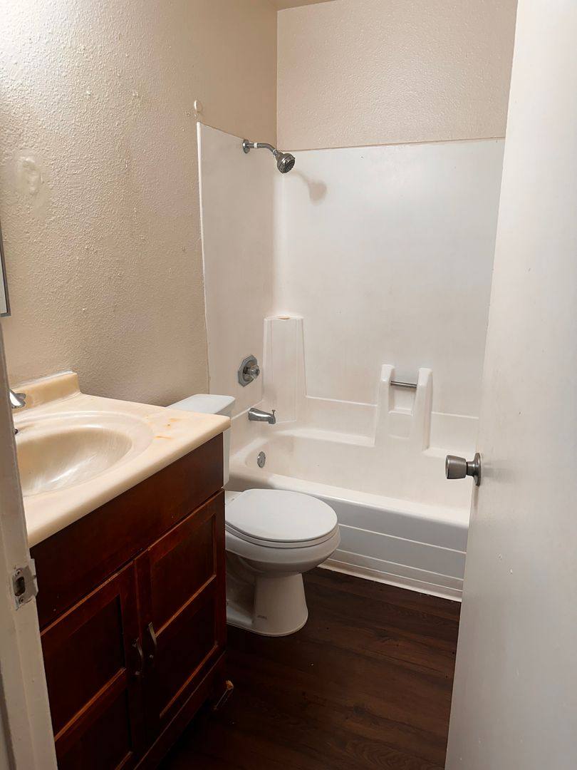 Apartment for rent at 1490 Gundry Ave, Long Beach, CA 90813