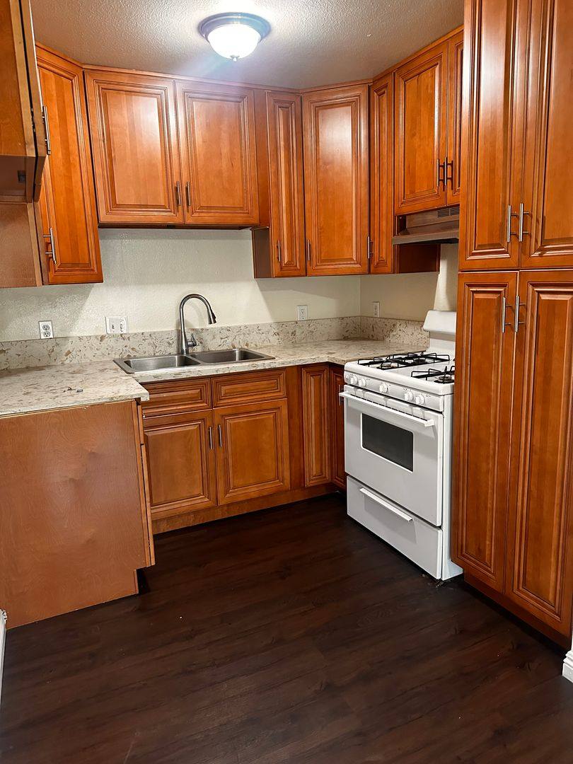 Apartment for rent at 1490 Gundry Ave, Long Beach, CA 90813