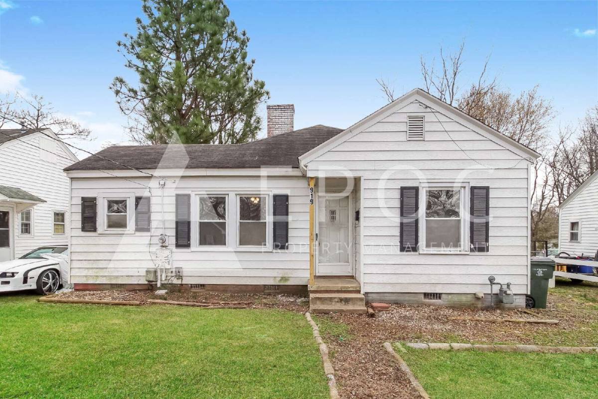 House for rent at 919 Bellvue St, Burlington, NC 27217
