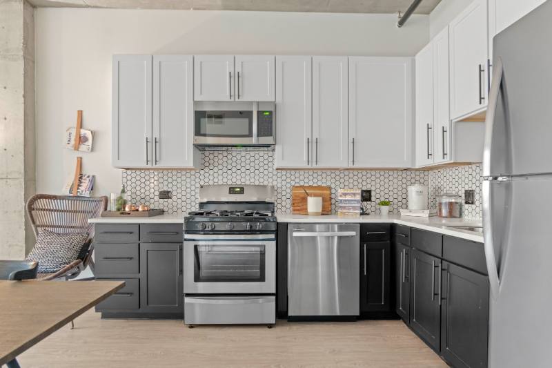 Apartment for rent at 2 E 14th St, Chicago, IL 60605