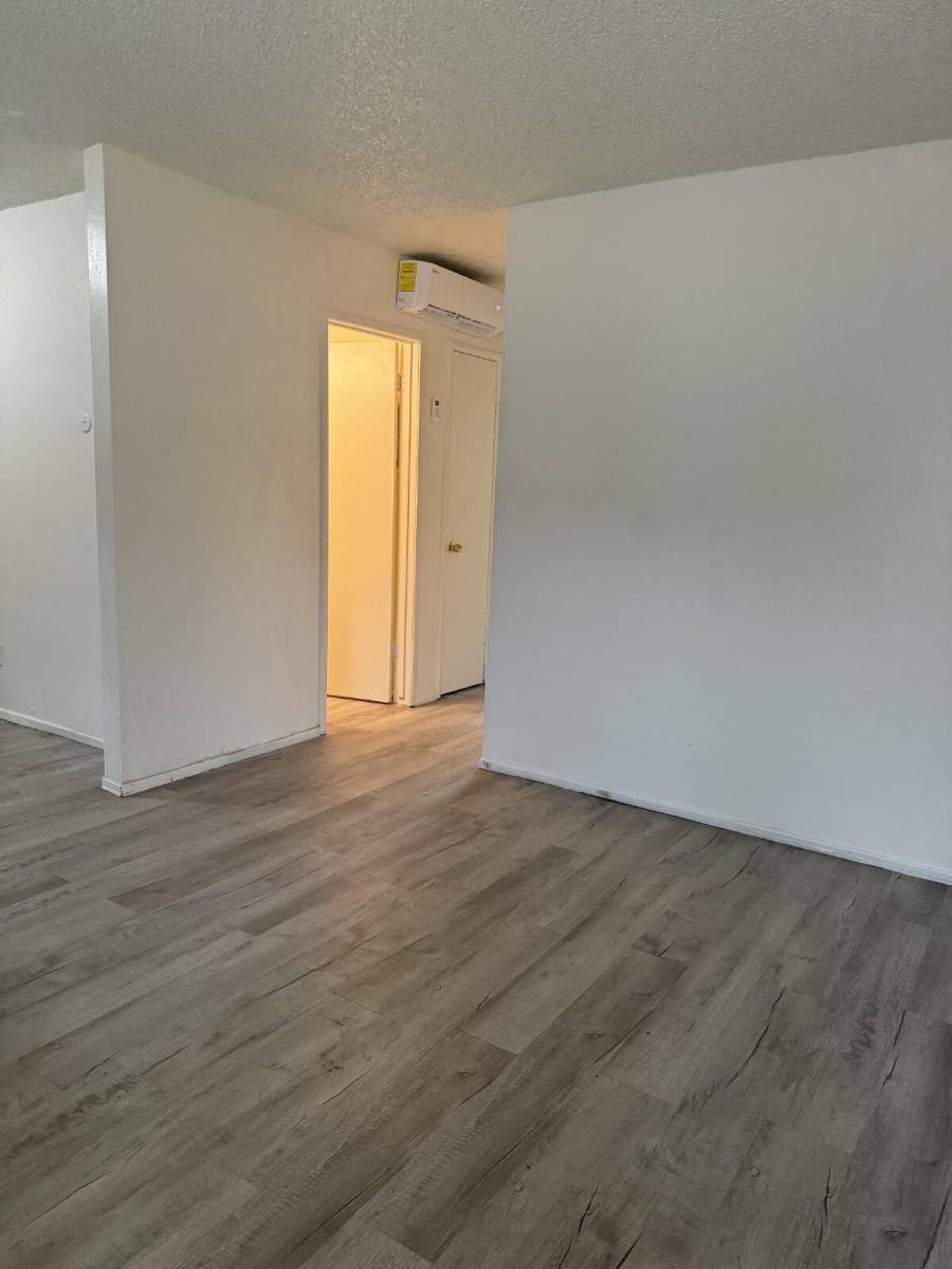 Apartment for rent at 33045 Rd 159 #9, Ivanhoe, CA 93235