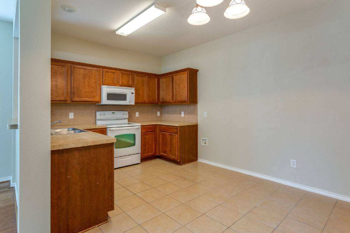 Townhouse for rent at 4168 Kyndra Circle, Richardson, TX 75082