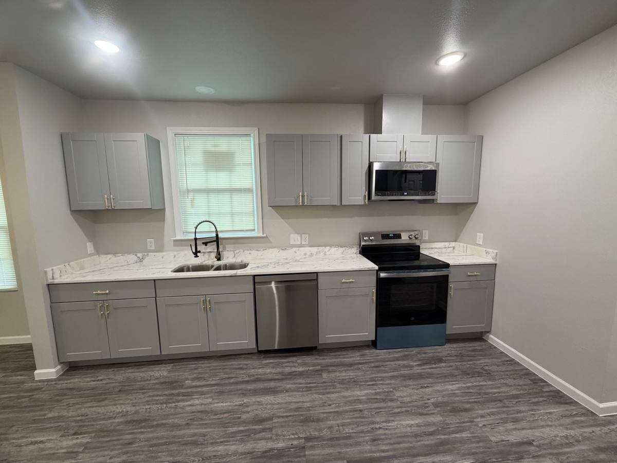 House for rent at 1623 W Ashby Place, San Antonio, TX 78201
