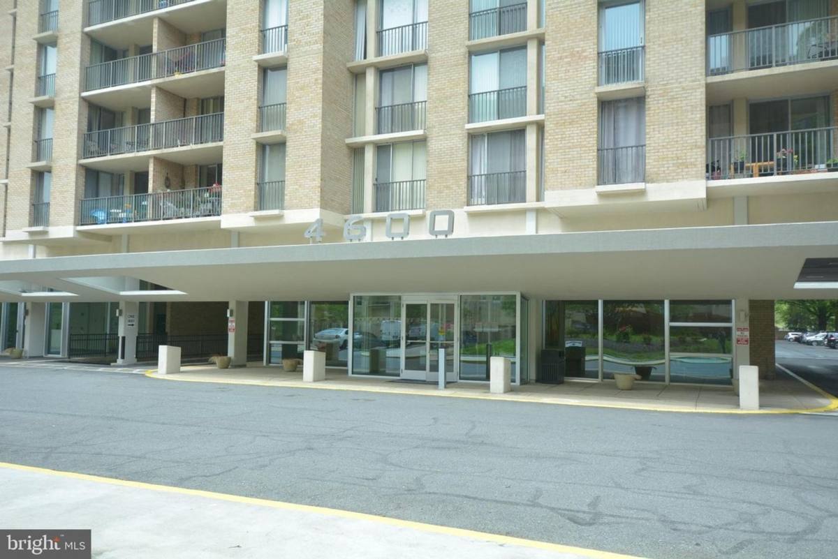 Condo for rent at 4600 S Four Mile Run Dr, Arlington, VA 22204