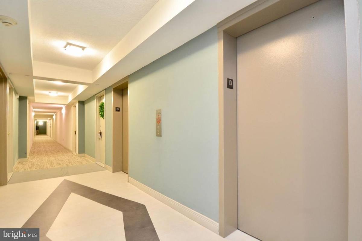 Condo for rent at 4600 S Four Mile Run Dr, Arlington, VA 22204