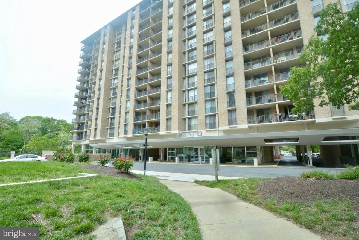 Condo for rent at 4600 S Four Mile Run Dr, Arlington, VA 22204