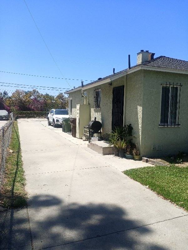 Apartment for rent at 237 S Matthisen Ave, Compton, CA 90220