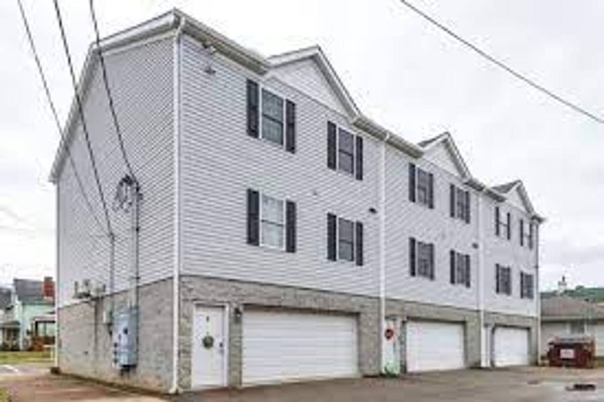 Townhouse for rent at 72 Second St, California, PA 15419