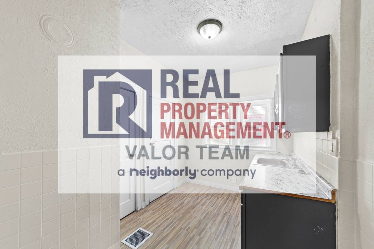 House for rent at 472 E 110th St, Cleveland, OH 44108