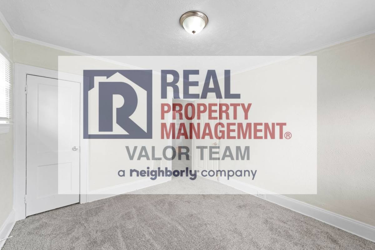 House for rent at 472 E 110th St, Cleveland, OH 44108