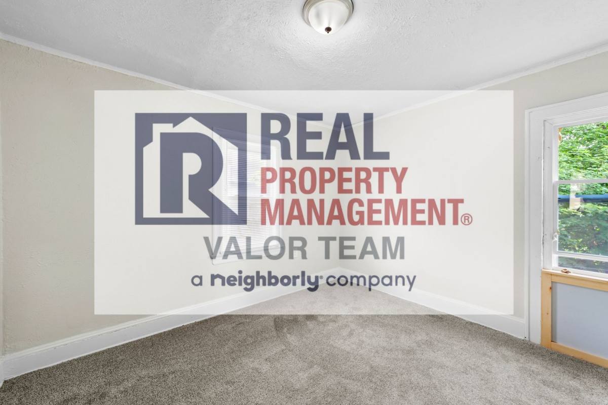 House for rent at 472 E 110th St, Cleveland, OH 44108