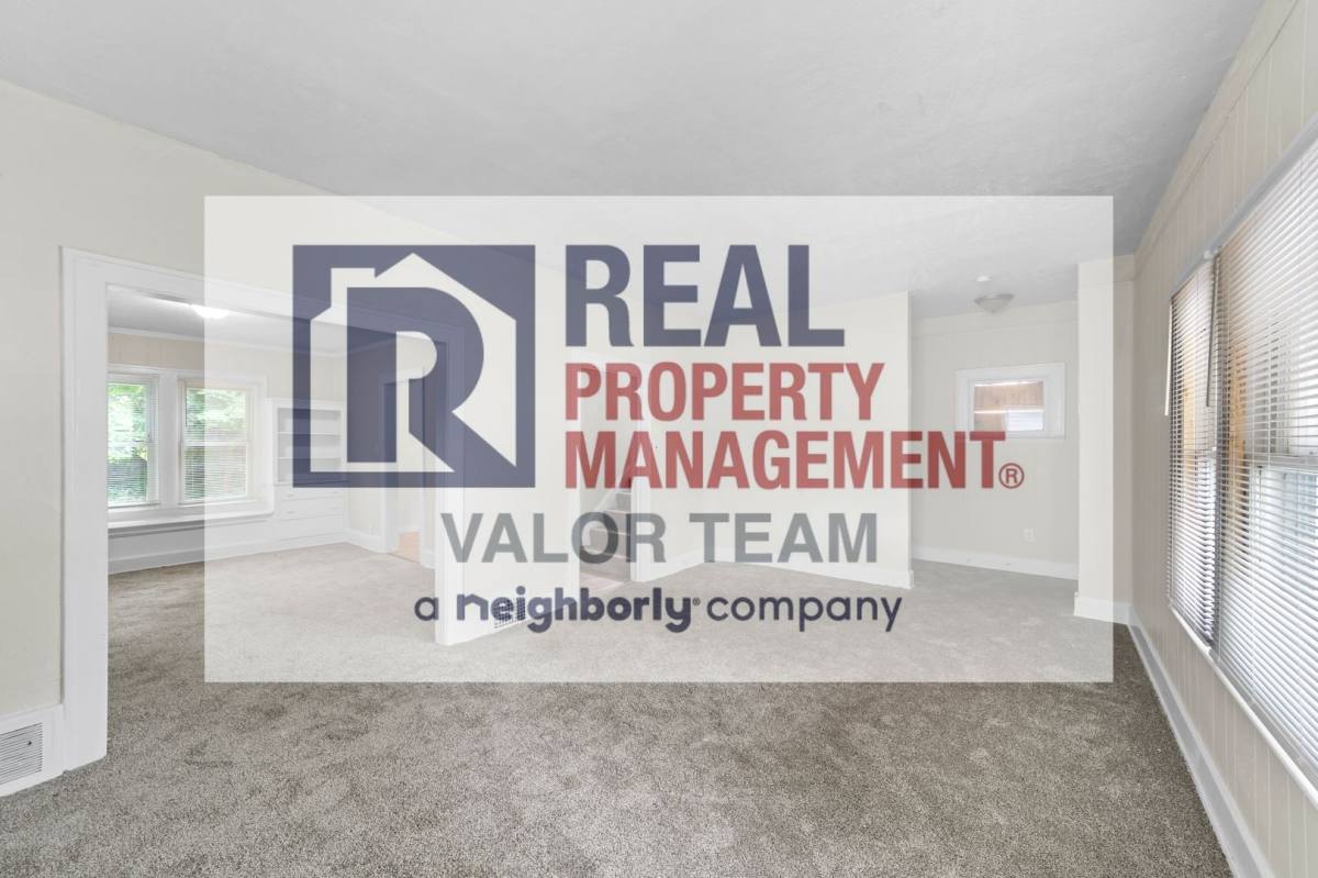 House for rent at 472 E 110th St, Cleveland, OH 44108