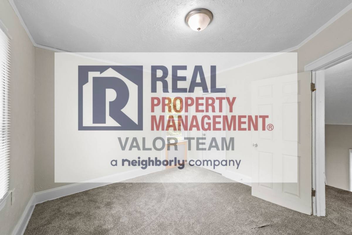 House for rent at 472 E 110th St, Cleveland, OH 44108