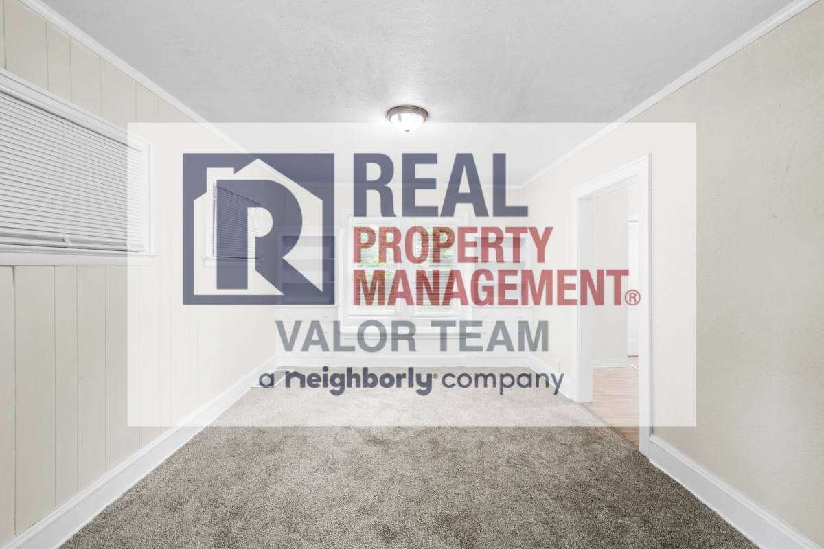 House for rent at 472 E 110th St, Cleveland, OH 44108