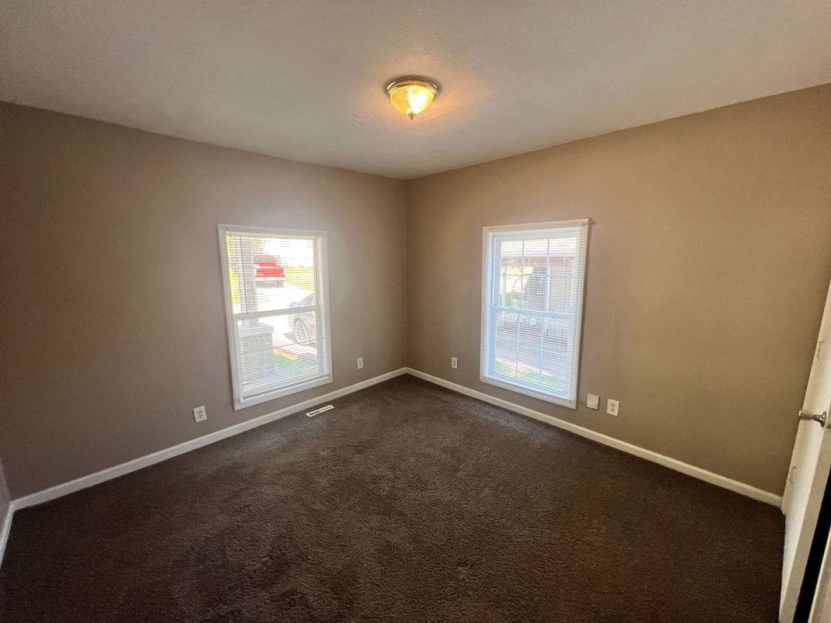House for rent at 607 N Hocker Ave, Independence, MO 64050