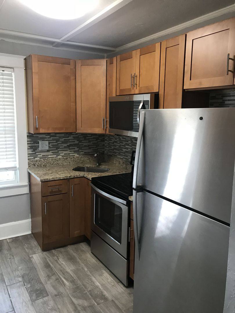 Apartment for rent at 1952 Morrill St, Sarasota, FL 34236