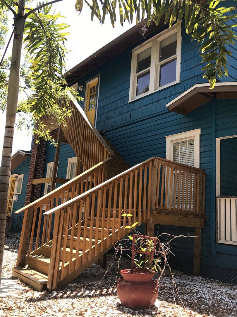 Apartment for rent at 1952 Morrill St, Sarasota, FL 34236