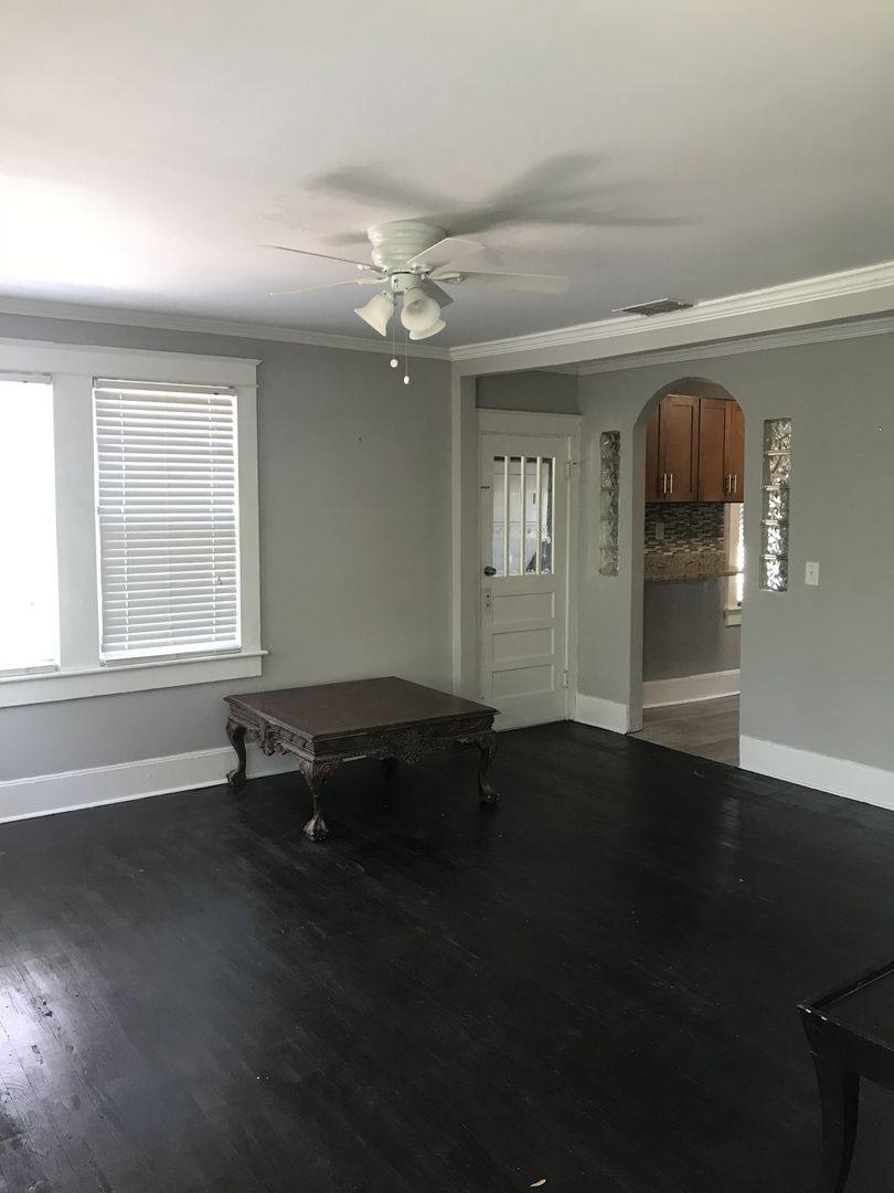 Apartment for rent at 1952 Morrill St, Sarasota, FL 34236