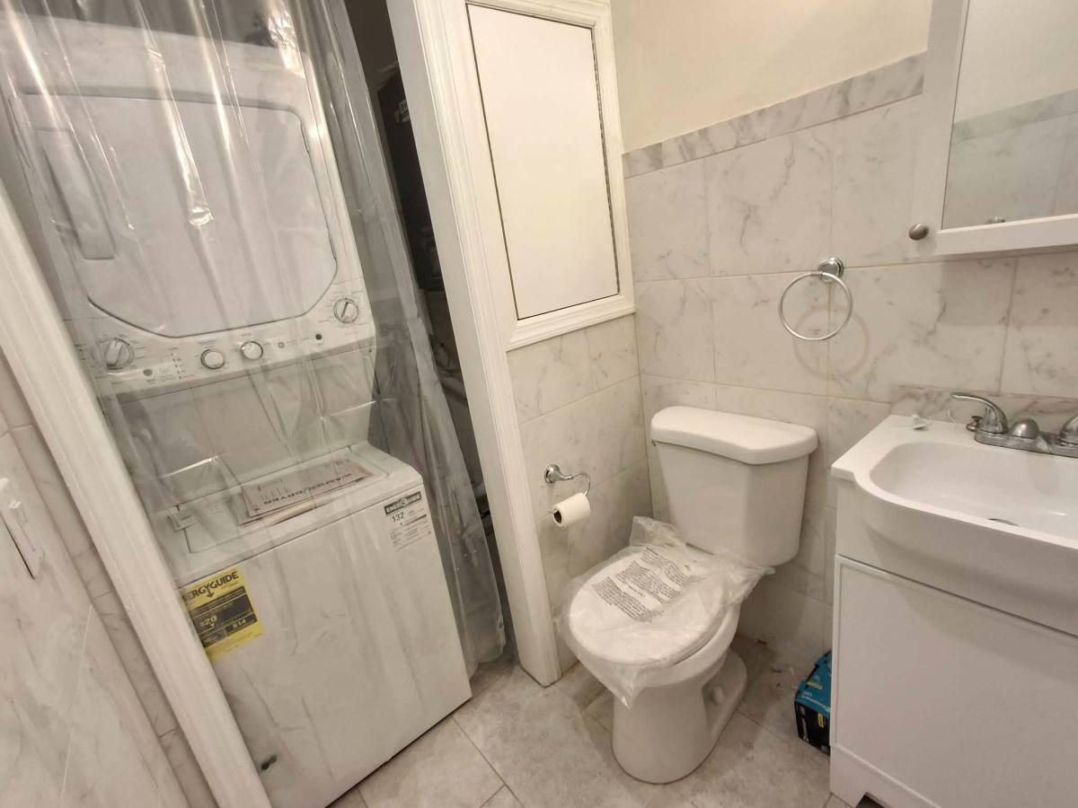 Townhouse for rent at 49 Hillside Ave, Sayreville, NJ 08872