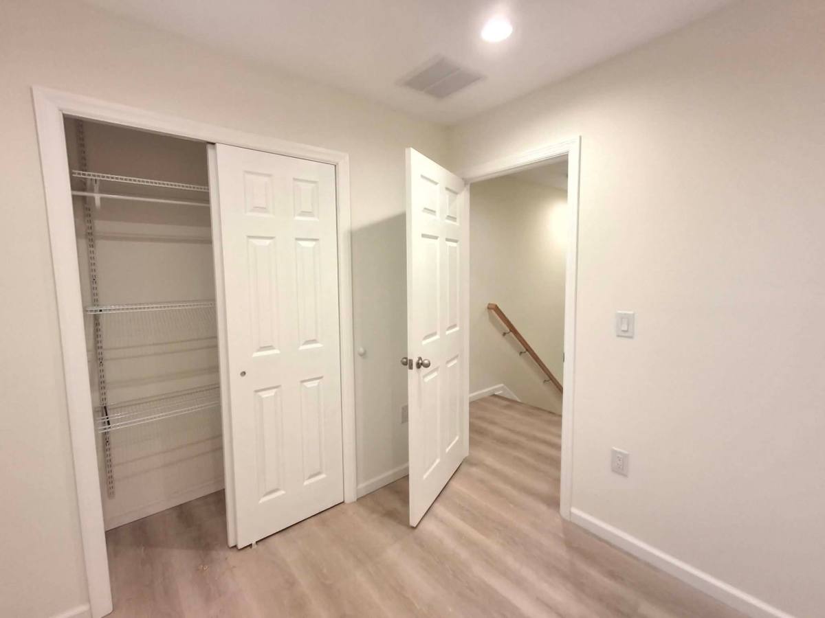 Townhouse for rent at 49 Hillside Ave, Sayreville, NJ 08872
