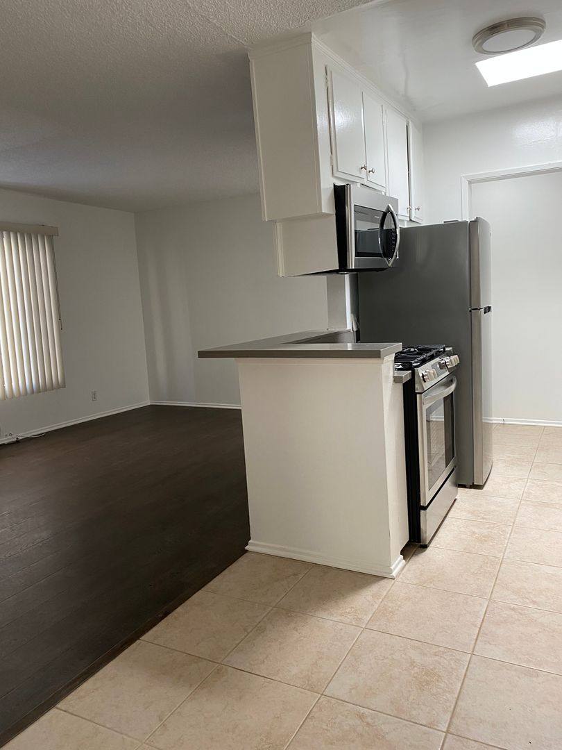 Apartment for rent at 3740 Cardiff, Los Angeles, CA 90034