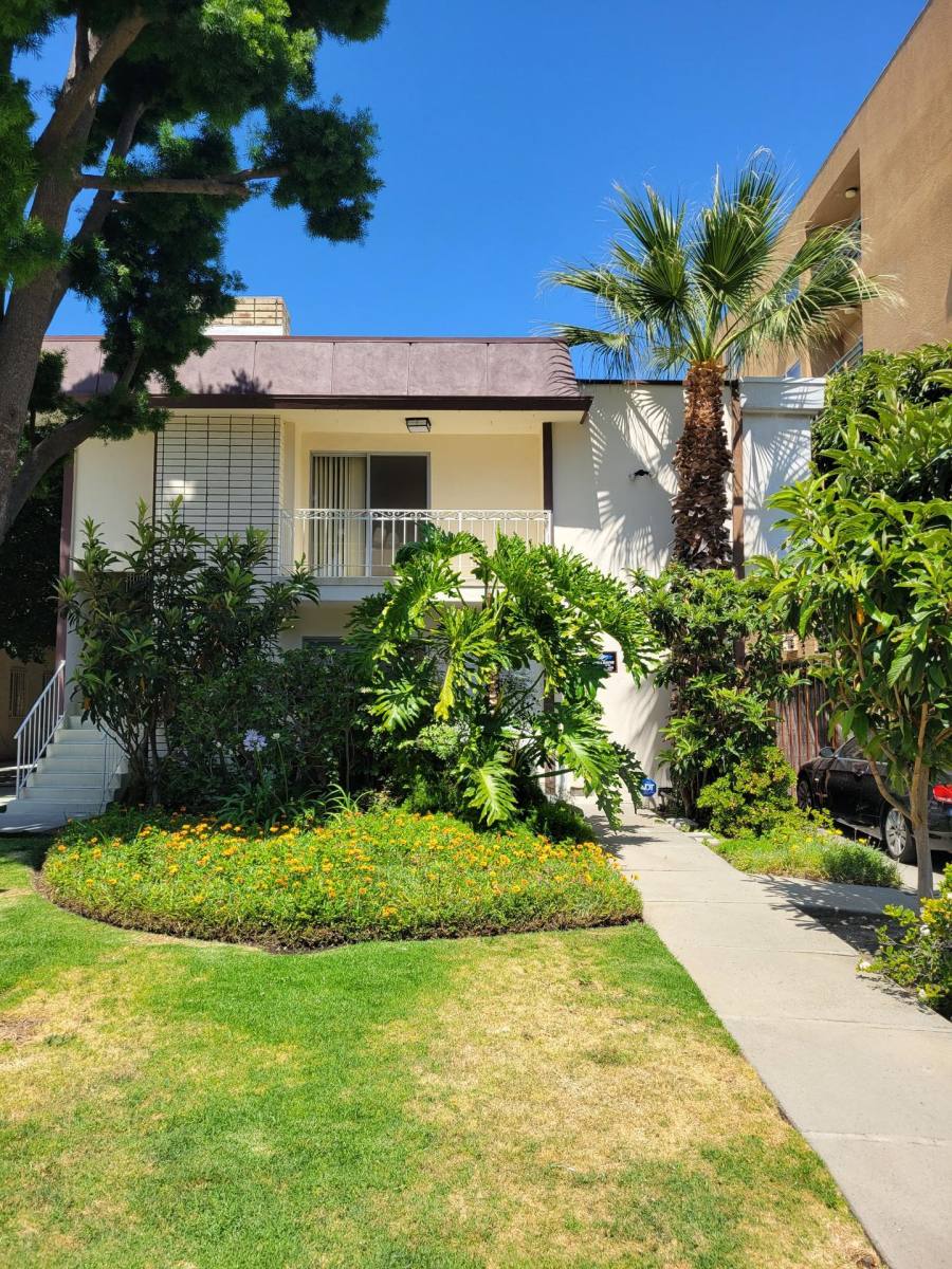Apartment for rent at 3740 Cardiff, Los Angeles, CA 90034