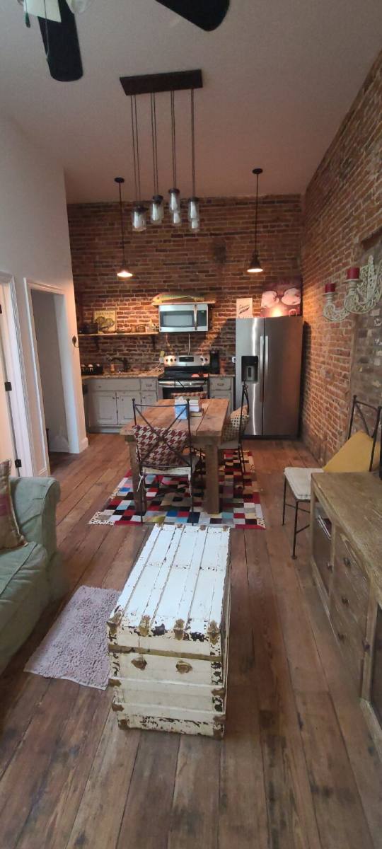 Apartment for rent at 107 Wayne St #1, Milledgeville, GA 31061