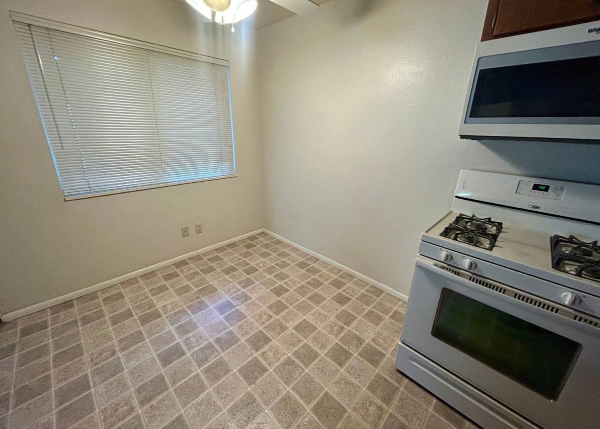 Apartment for rent at 953 Lupin Ave, Chico, CA 95973