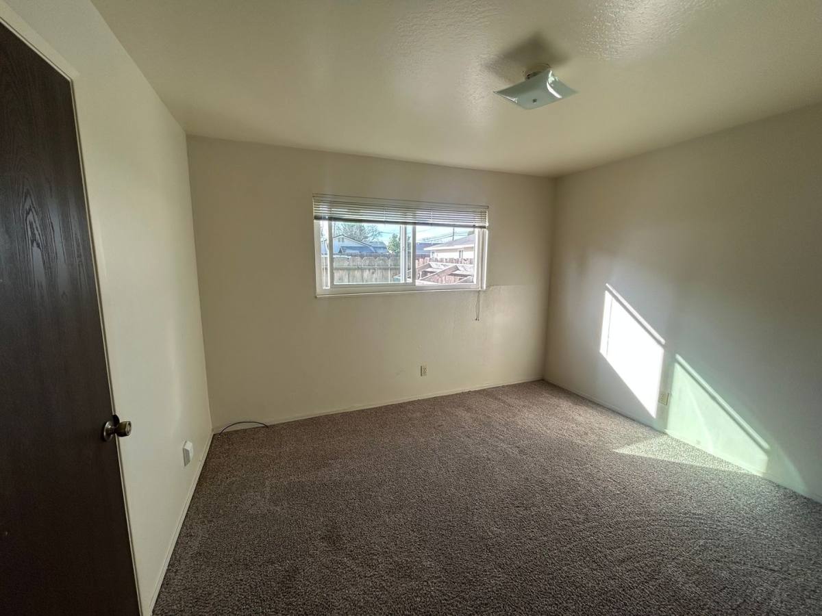 Apartment for rent at 953 Lupin Ave, Chico, CA 95973