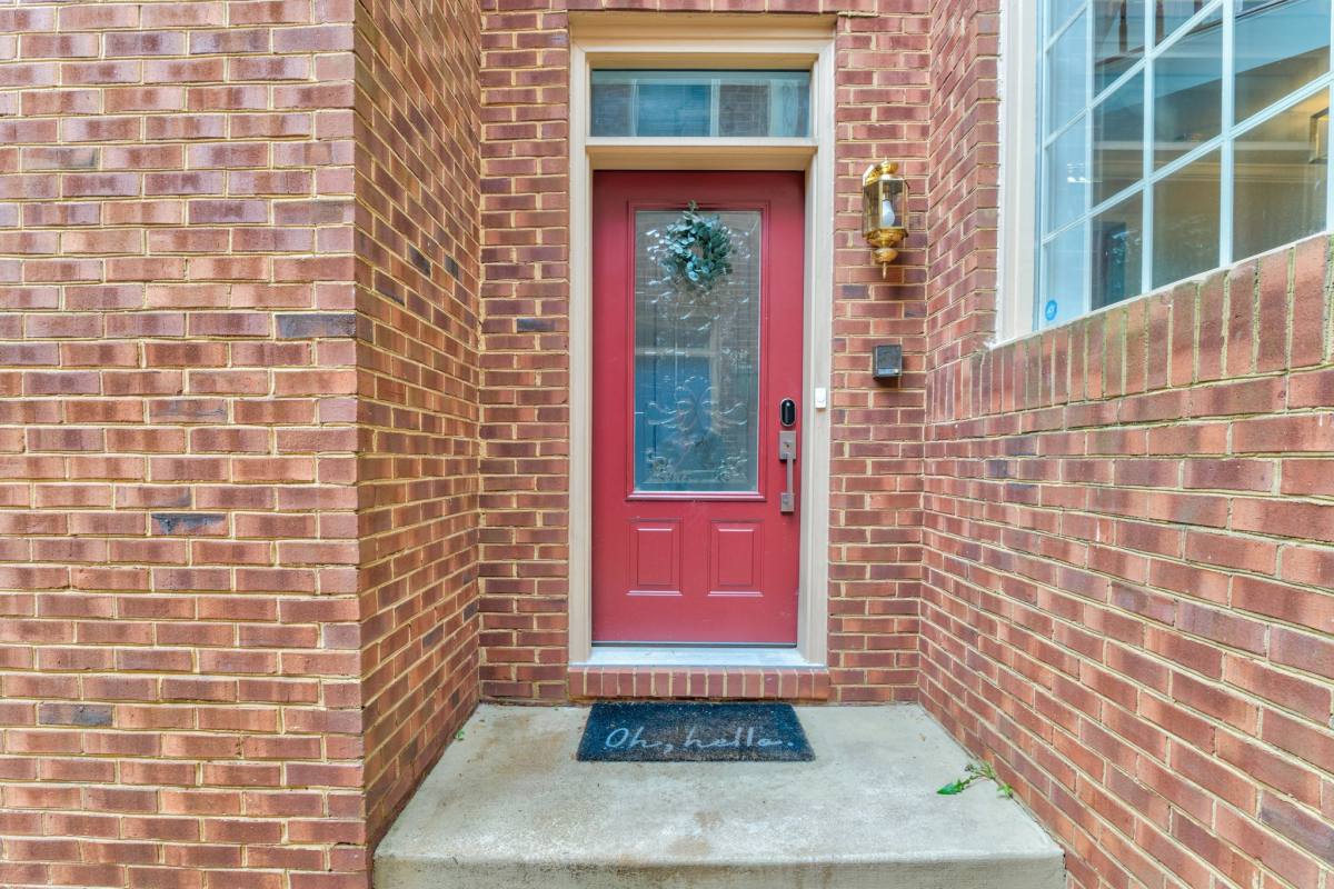 Townhouse for rent at 10219 Aspen Willow Dr, Fairfax, VA 22032