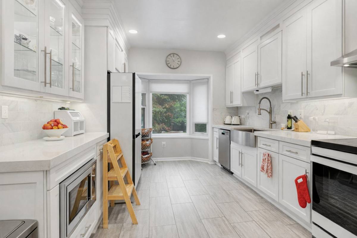 Townhouse for rent at 10219 Aspen Willow Dr, Fairfax, VA 22032