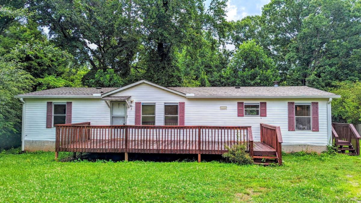 House for rent at 99 Center Grove Dr, Cleveland, GA 30528