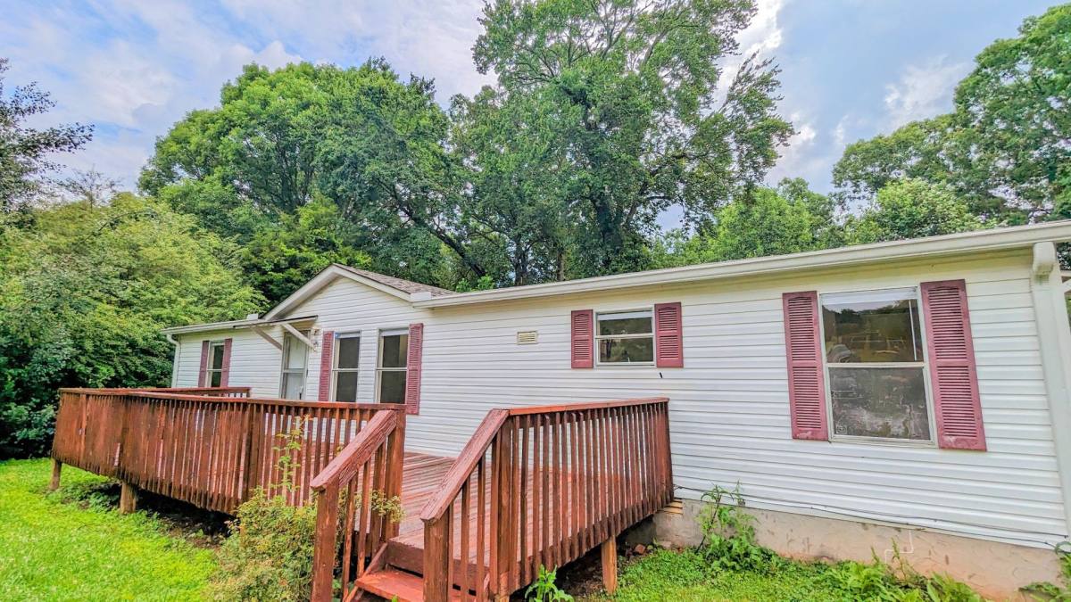 House for rent at 99 Center Grove Dr, Cleveland, GA 30528