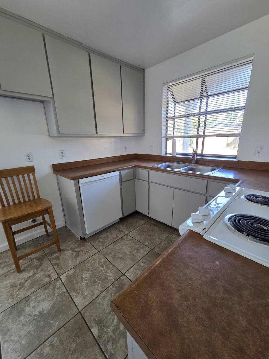 House for rent at 10020 Biscanewoods Way, Sacramento, CA 95827
