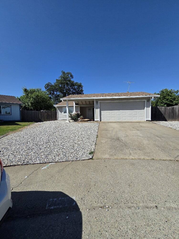 House for rent at 10020 Biscanewoods Way, Sacramento, CA 95827