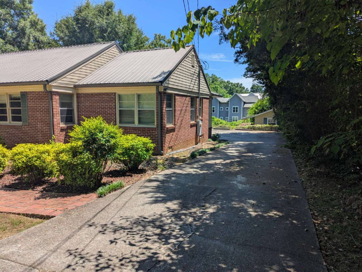 House for rent at 610 W Charlton St, Milledgeville, GA 31061
