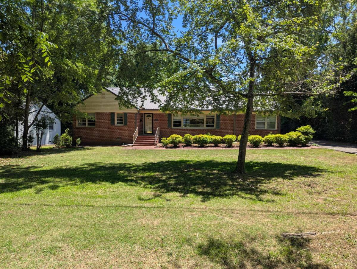 House for rent at 610 W Charlton St, Milledgeville, GA 31061