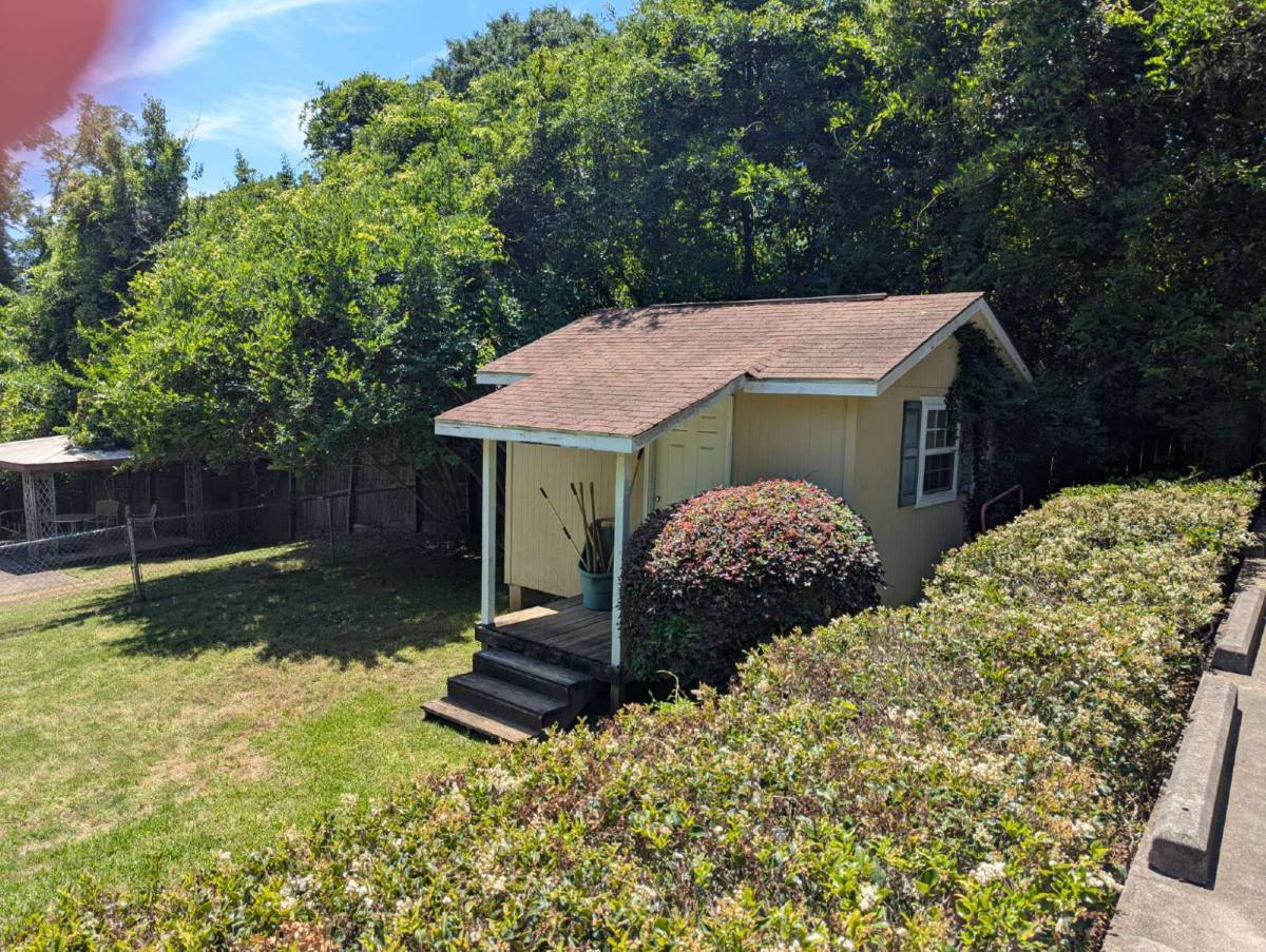 House for rent at 610 W Charlton St, Milledgeville, GA 31061