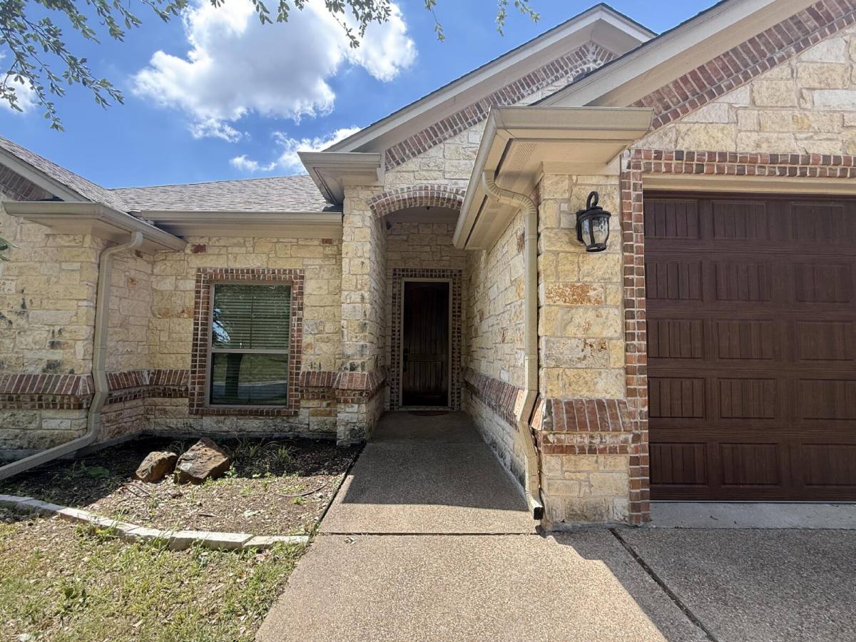 House for rent at 9804 Houston Dr, Woodway, TX 76712