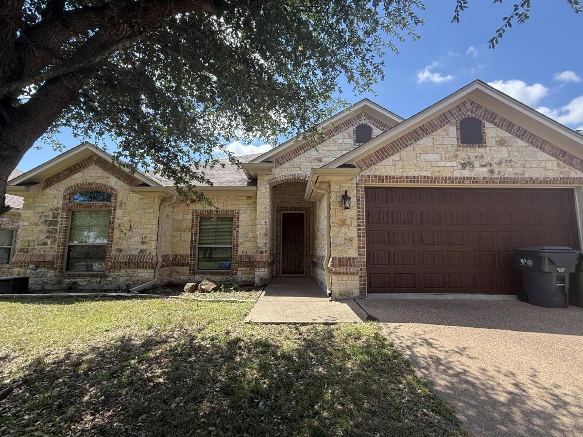 House for rent at 9804 Houston Dr, Woodway, TX 76712
