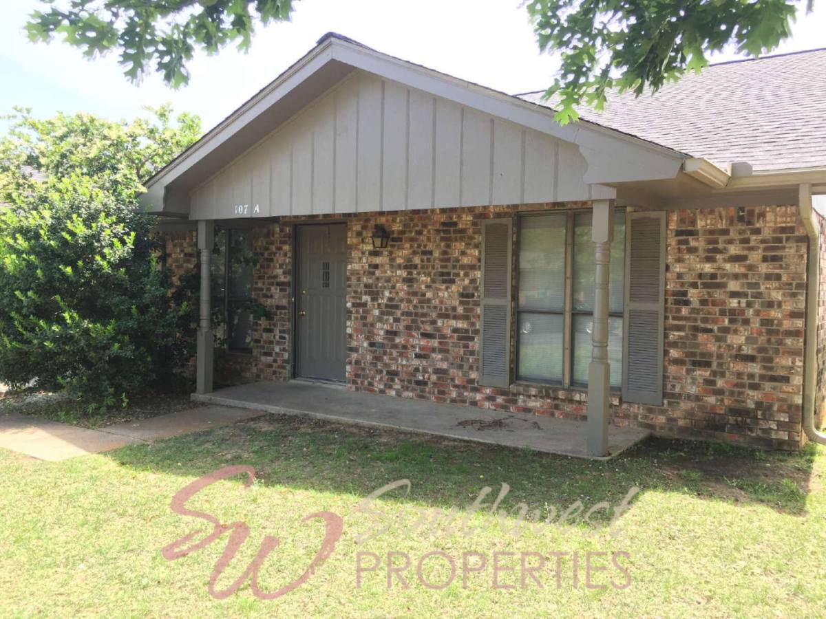 Townhouse for rent at 107 Willow Lane #A, Stephenville, TX 76401