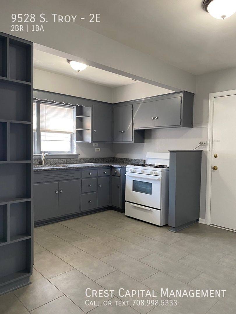 Apartment for rent at 9520-28 S Troy Ave, Evergreen Park, IL 60805