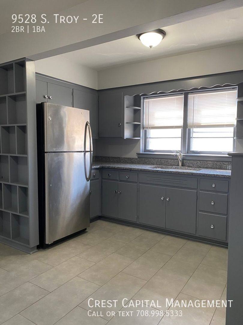 Apartment for rent at 9520-28 S Troy Ave, Evergreen Park, IL 60805