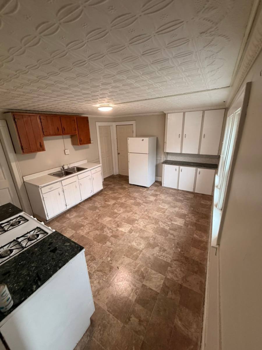 Apartment for rent at 410 Chemung St #1, Syracuse, NY 13204