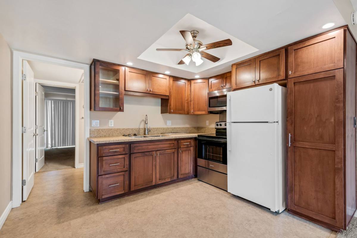 Apartment for rent at 27725 Mountain Meadow Rd, Escondido, CA 92026