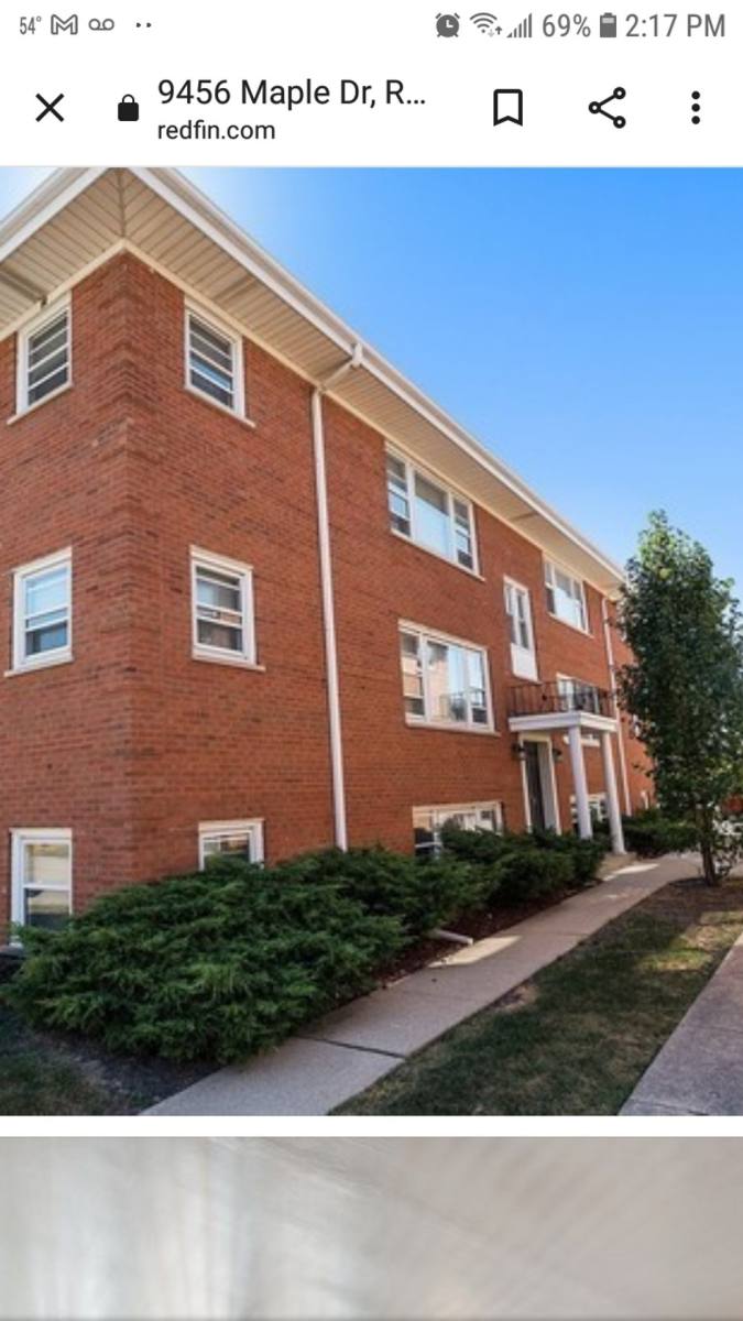Apartment for rent at 9456 Maple Dr, Des Plaines, IL 60018