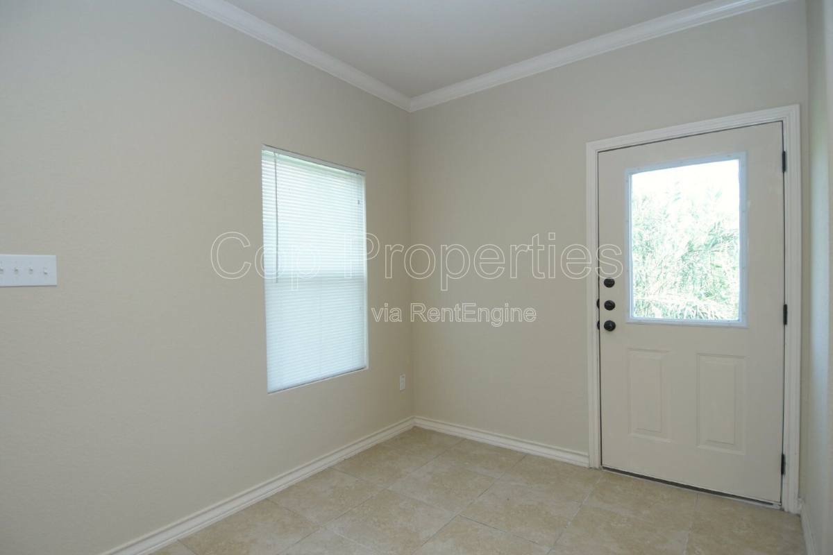 Townhouse for rent at 6610 Arancione Ave, San Antonio, TX 78233
