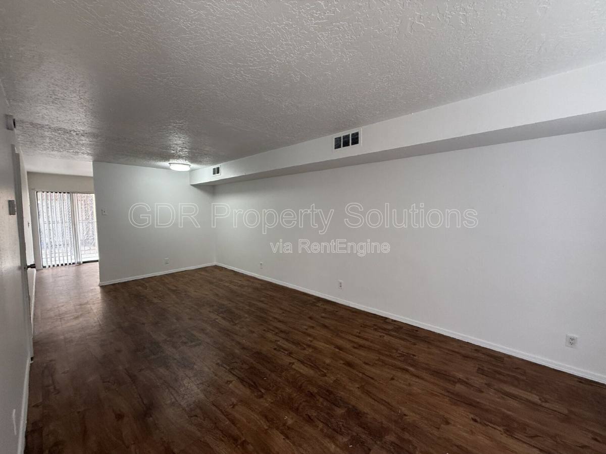 Townhouse for rent at 1928 Buena Vista Dr SE, Albuquerque, NM 87106