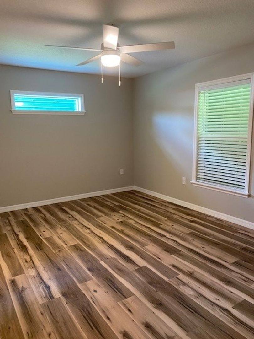 Townhouse for rent at 342 E Wisconsin Ave, Deland, FL 32724